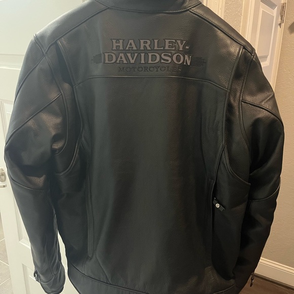 Men’s BNWT Harley-Davidson Black Leather motorcycle Jacket with hoodie - Picture 2 of 6